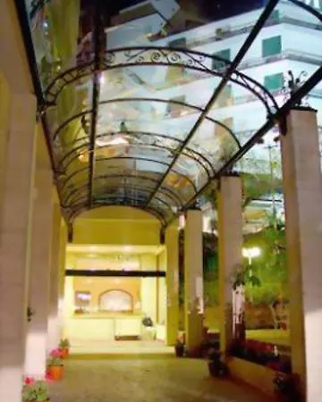 Grand Boston 4*